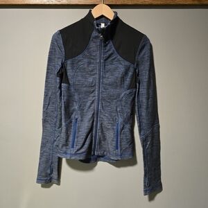 Size 4. Lululemon Forme Jacket in the colorway Slub Denim Limitless Blue/Black